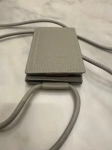 objcts.io 스트랩 일체형 지갑