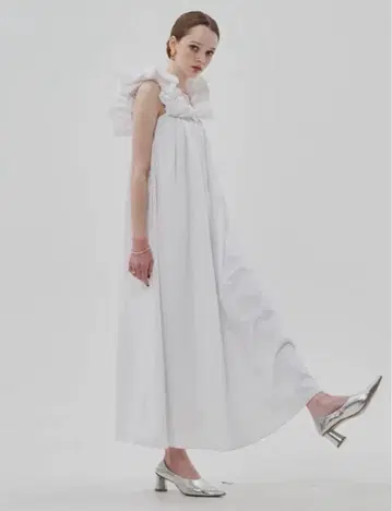 [ 새상품 ] THETOE Erie frills onepiece