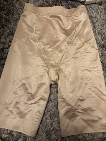 더 트릿 드레싱 브라이덜 이너 M 베이지