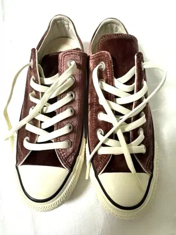 미사용 새상품 Converse 올스타 버건디 벨벳 스니커즈