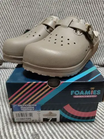 SKECHERS FOAMIES 베이지 클로그 샌들 7