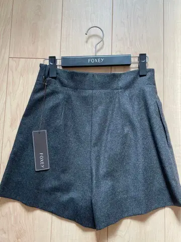 FOXEY 그레이 숏팬츠 38