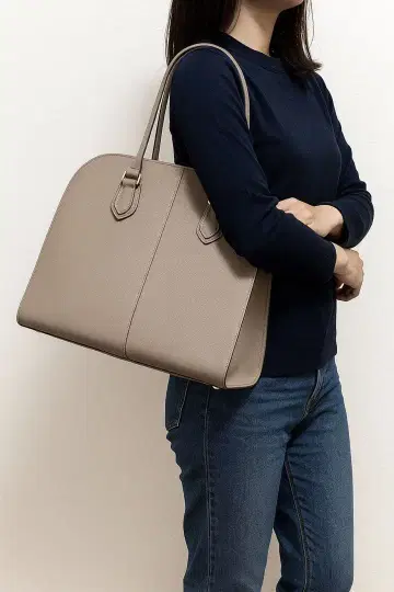 베이지 핸드백 2컴파트먼트