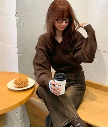 titivate V넥 루즈핏 베이직 니트탑