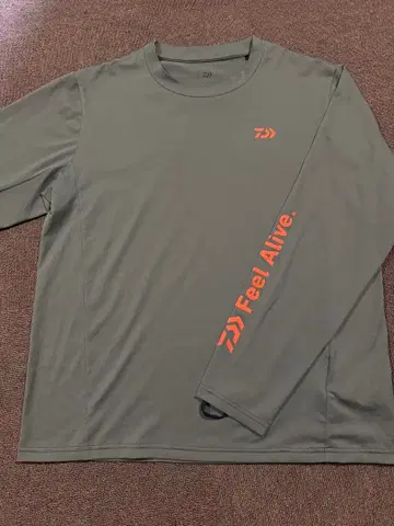 다이와 Feel Alive 롱 티셔츠