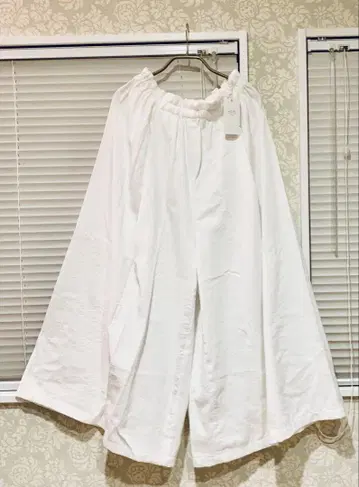 미사용 새상품 타마키 니이메 와이드 팬츠 롱 화이트 22000엔