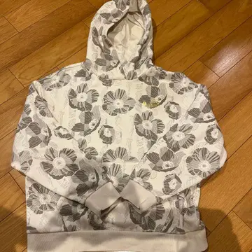 푸마 맨투맨 후드티 ESS+ CLASS ACT AOP 꽃무늬