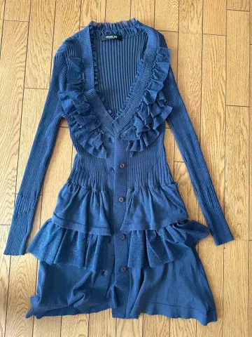 프릴 달린 다크 블루 가디건