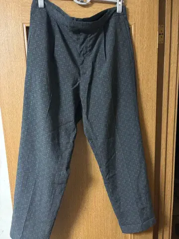 BEAMS+ 그레이 패턴 슬랙스 메달리온 패턴