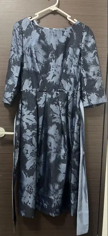 YUKITORII 꽃무늬 7부 소매 원피스 그레이 계열