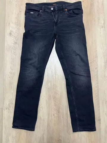 BOSS [골든 사이즈] 블랙 데님 팬츠