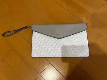 MICHEAL KORS 클러치백