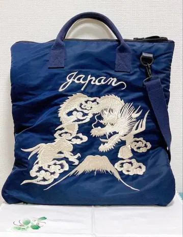 새상품급 BEAMS 후지산&용 자수 백