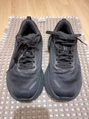 호카 본디 8 와이드 블랙