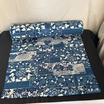 유카타 옷감 네이비 컬러와 화이트 꽃무늬