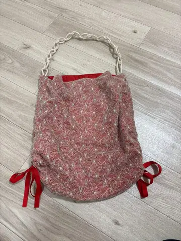 idem 레이스 무늬 토트백 빨간색
