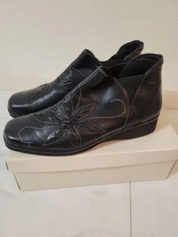 사브리나 천연 가죽 숏부츠 24 새상품급