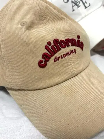 [ 새상품 ] 캘리포니아 드리밍 베이지 캡