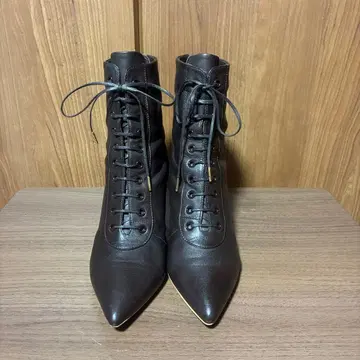 DIANA 레이스업 숏부츠