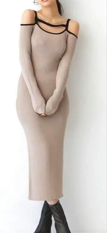 리젝시 스트링 디자인 타이트 니트 원피스 S