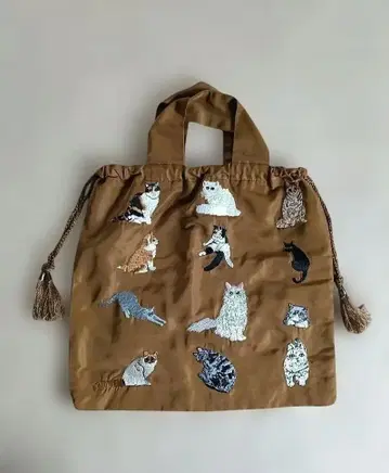 이아파피요네 고양이 자수 토트백