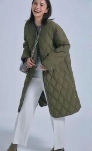 새상품급 PLST 퀼팅 다운 코트 S 사이즈