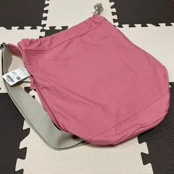 유니클로 숄더백 새상품