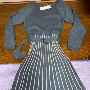 미사용품 스카이블루/블루 스트라이프 니트 원피스