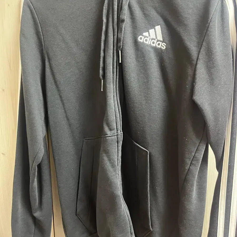 Quick sale (price increase after 2 hours) Adidas hoodie