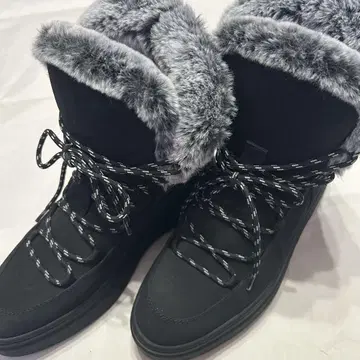 ZARA 스웨이드 보아 부츠