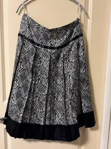 여성용 무릎 기장 플리츠 스커트