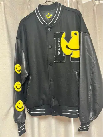 메종 에메랄드 바시티 자켓 스마일리