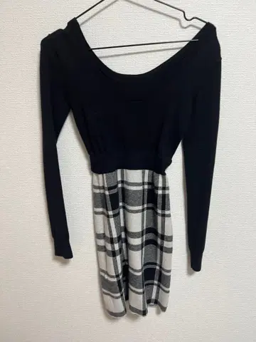 GYDA 오프숄더 미니 원피스 블랙 체크 무늬