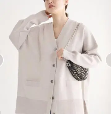 이에나 슈퍼 파인 스무스 판초 가디건 베이지