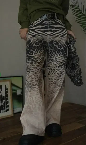 오시리스(osrs) 흑백 패턴 데님