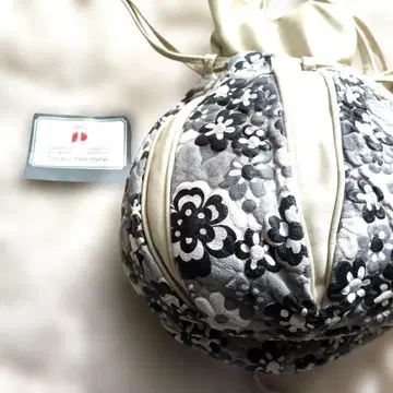 Tatiana Pelletterie 꽃무늬 복조리형 백