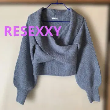 [ RESEXXY ] 블루 크롭 니트