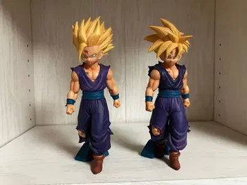 드래곤볼 손오반 출진 2종 피규어 묶음 판매