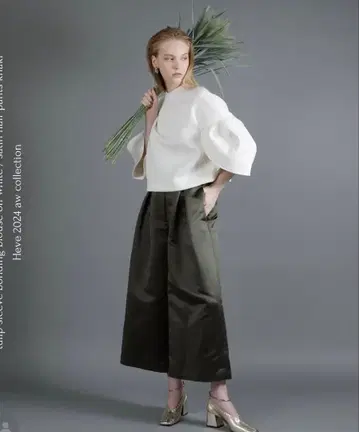 heve 새틴 플레어 가우초 팬츠 올리브 36