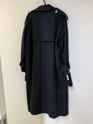 WHIM GAZETTE 하세가와 쿄코 모델 다크 네이비 트렌치코트