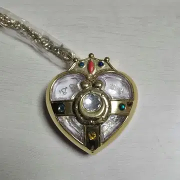 USJ 한정판 유니버셜 세일러문 하트 컴팩트