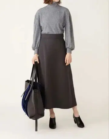 [ 새상품급 ] LE PHIL 라이트울 세미 플레어 스커트 그레이