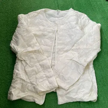 새상품급 UNIQLO 울트라 라이트 다운 M 화이트