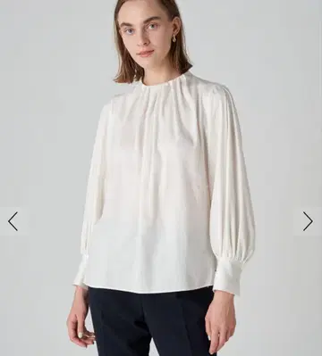 [ 새상품급 ] Ballsy 실키 새틴 빌드 넥 블라우스