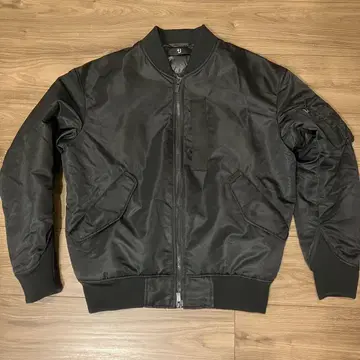 [컨디션 최상] UNIQLO + J 다운 플라이트 자켓 MA-1 S