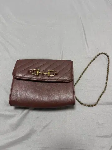 브라운 퀼팅 숄더백