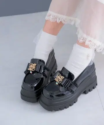 모노그램 리본 통굽 로퍼 ROJITA 양산계