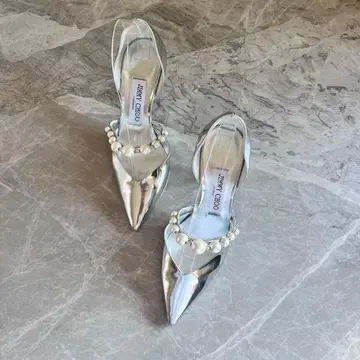 지미추 패턴트 레더 뮬 35 1/2 실버 펄