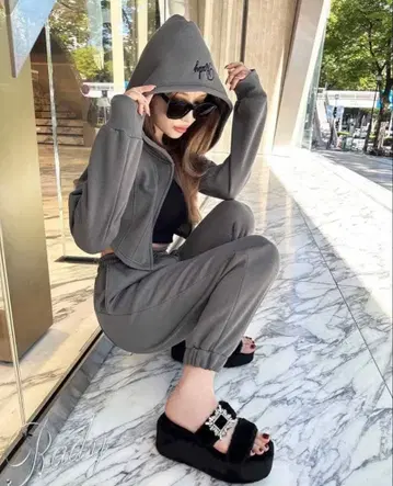 Rady 코르셋 셋업 초대