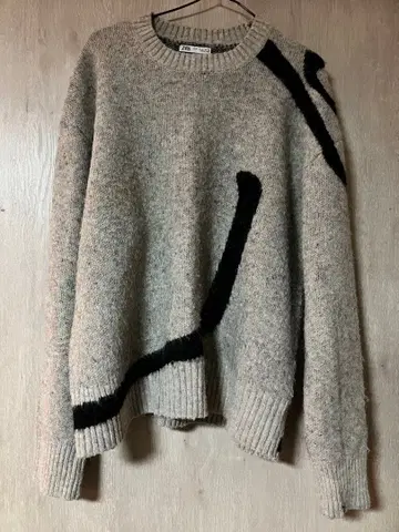 ZARA 비대칭 니트 스웨터 M